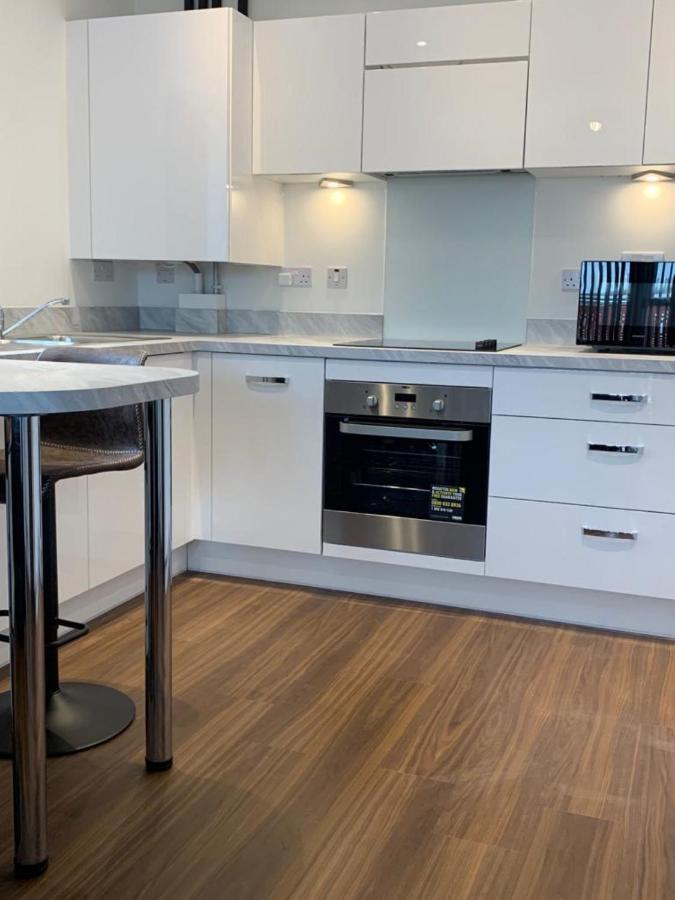 Lakeside 2 Bed Luxury Apartment No Parties No Events Early Check-In Late Check- Out Allowed West Thurrock Extérieur photo