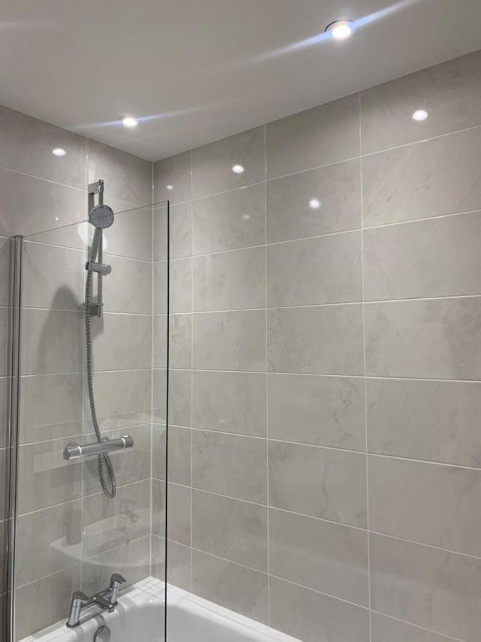Lakeside 2 Bed Luxury Apartment No Parties No Events Early Check-In Late Check- Out Allowed West Thurrock Extérieur photo