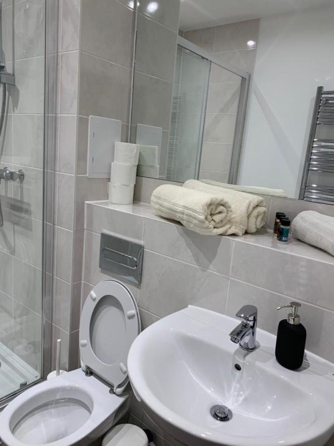 Lakeside 2 Bed Luxury Apartment No Parties No Events Early Check-In Late Check- Out Allowed West Thurrock Extérieur photo