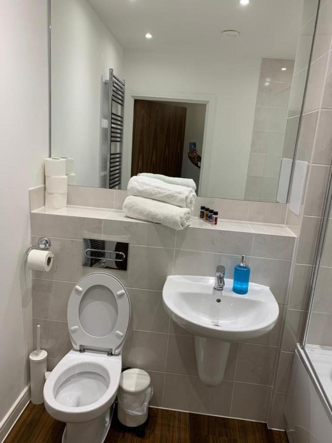 Lakeside 2 Bed Luxury Apartment No Parties No Events Early Check-In Late Check- Out Allowed West Thurrock Extérieur photo